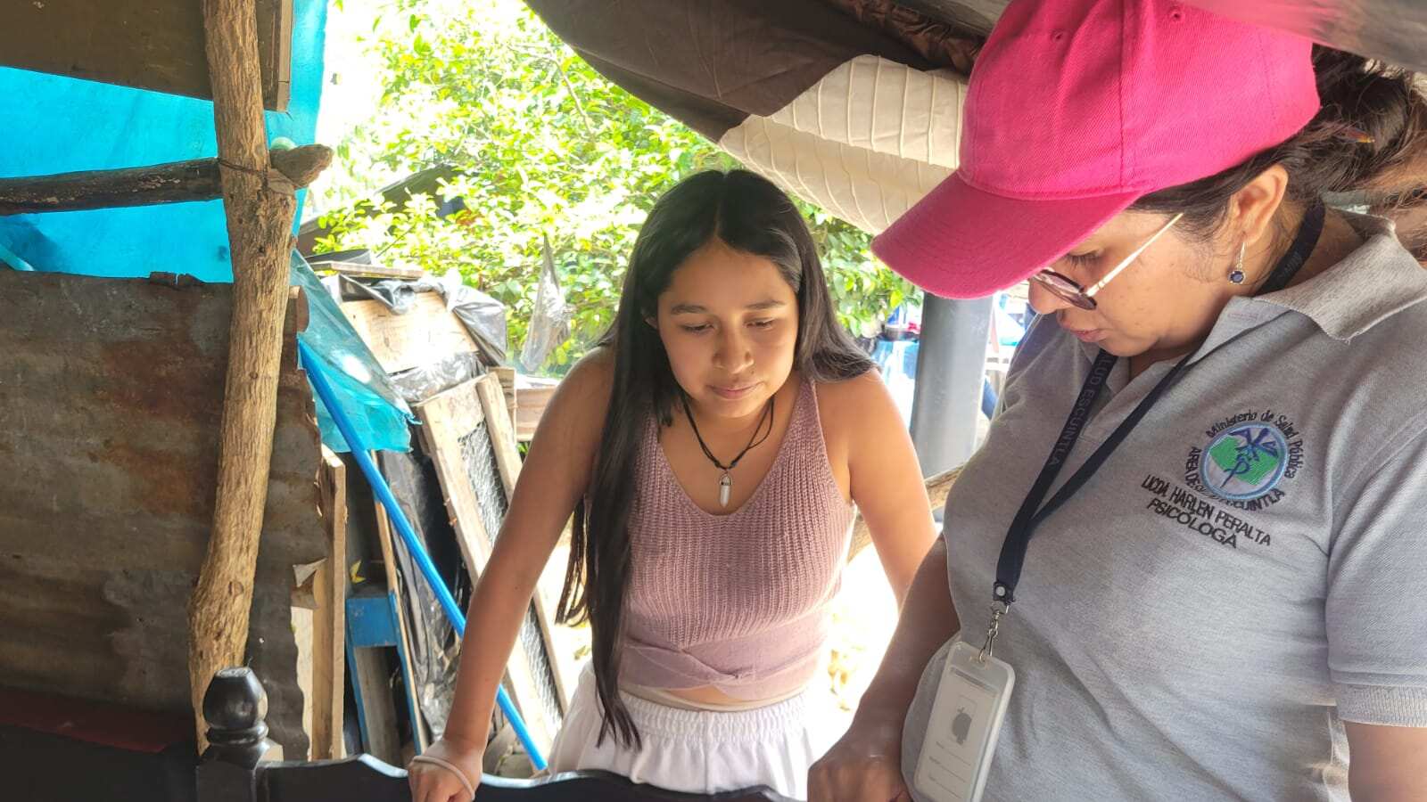 Brindan atención psicológica a familias afectadas por sismos en Palín, Escuintla. Foto: Ministerio de Salud.