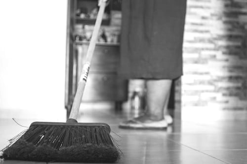 Muere querida actriz; su empleada doméstica confiesa participación en el asesinato