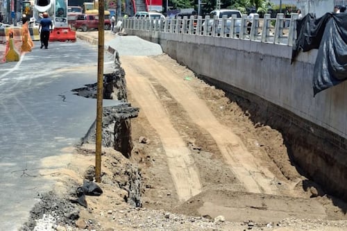 VIDEOS. Cierre temporal en Villa Nueva tras desprendimiento en construcción en paso a desnivel