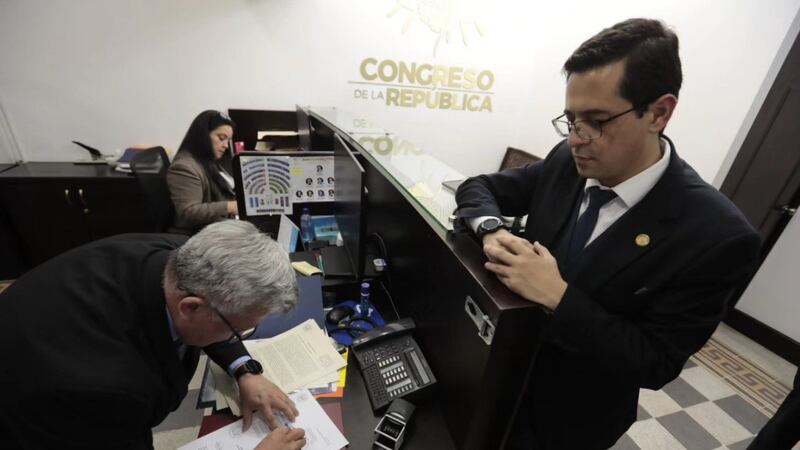 Secretario general señala que en la iniciativa presentada por Arévalo no se puede alegar retroactividad de la ley