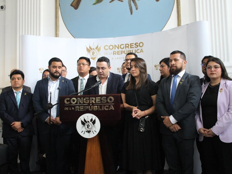 Oficialismo solicita investigación contra Sandra Torres por presuntas anomalías