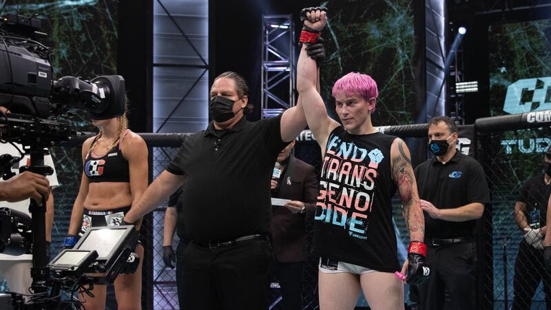 Aplastante triunfo de la transgénero Alana McLaughlin causa polémica