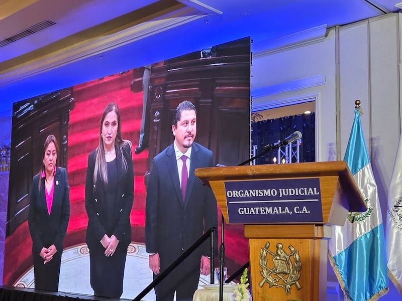 En acto solemne, Claudia Paredes asume presidencia del Organismo Judicial