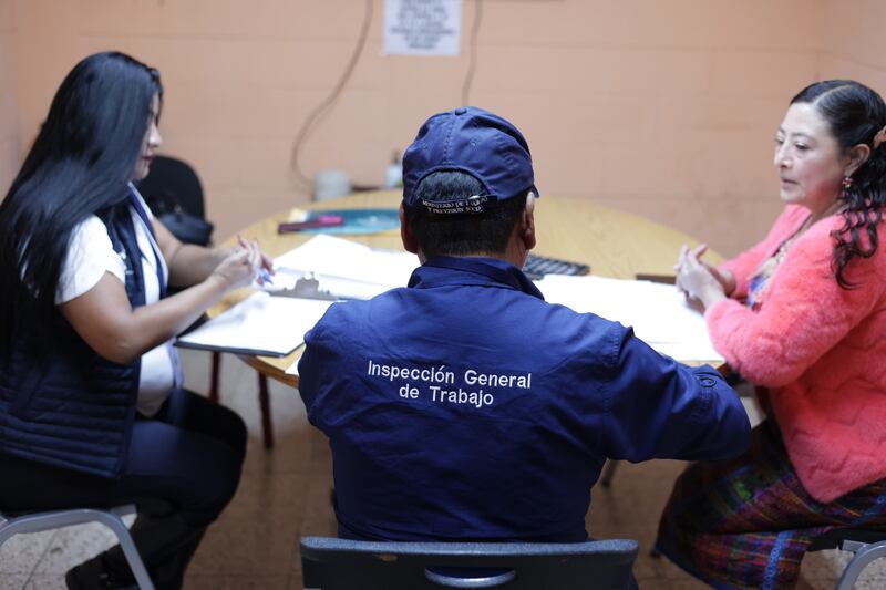 Autoridades confirman que las verificaciones continuarán a nivel nacional. Foto: Mintrab.