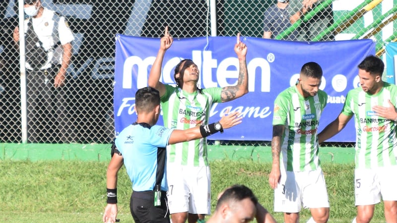 El 'Gullit' Peña habló de su paso por el futbol de Guatemala