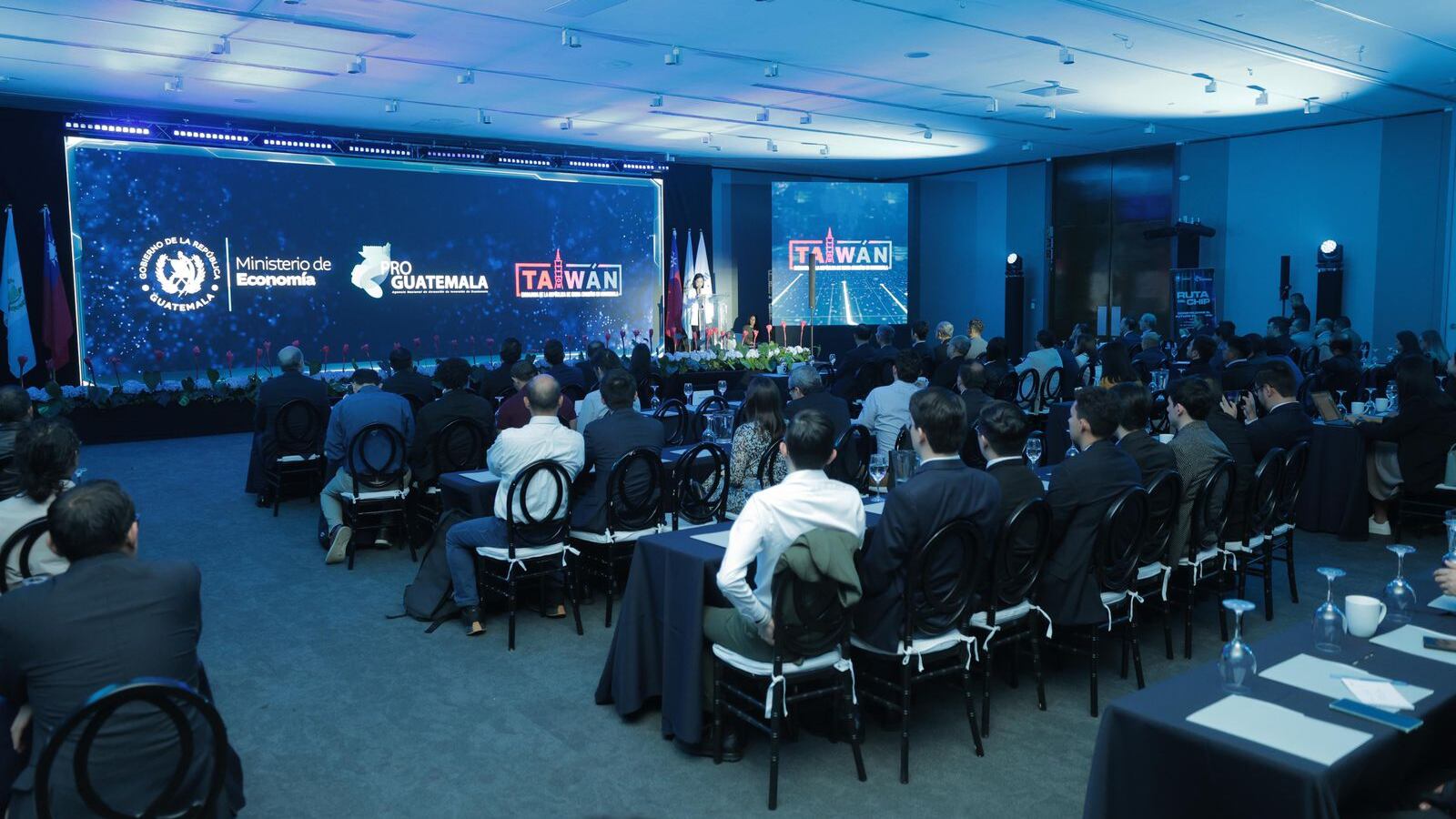 Seminario de Semiconductores Guatemala y Taiwán.