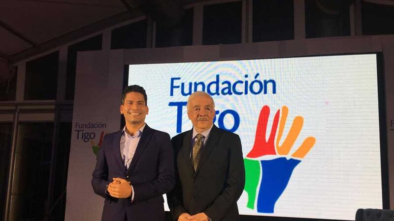 Fundación Tigo anuncia alianza con Ismael Cala para apoyar la educación en Guatemala