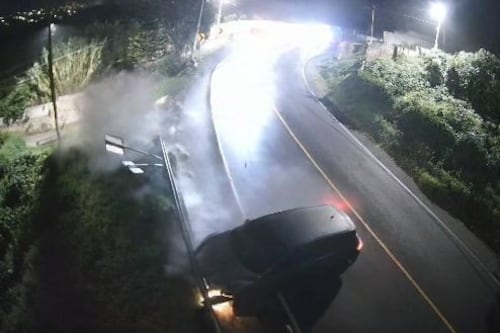 VIDEO. Momento en que carro se sale de la pista y se accidenta en la RN-14