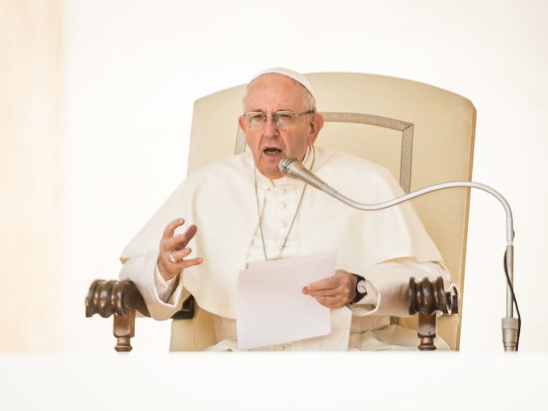Papa Francisco hace explosivas declaraciones sobre el celibato