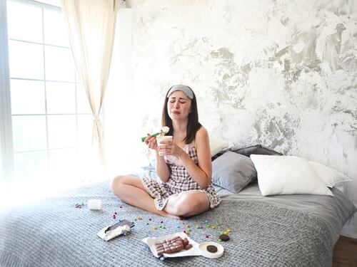 ¿Por qué consumimos dulce cuando estamos tristes y cómo es la reacción del cerebro?