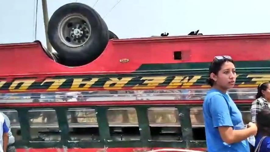 Esmeralda colisiona de frente contra un picop en Suchitepéquez