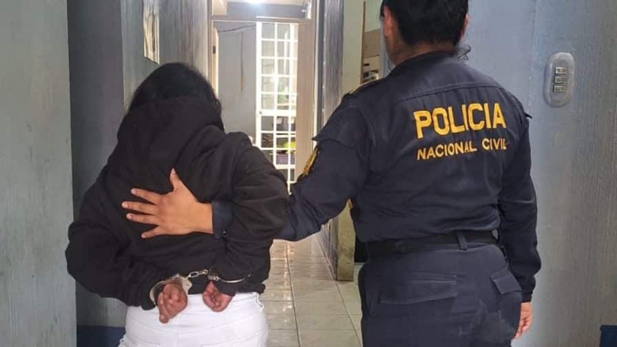 Tras el incidente, la dueña del inmueble revisó la habitación asignada a la trabajadora y localizó cuatro celulares nuevos. Foto: PNC