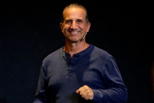 VIDEO. Así disfrutó el actor Plutarco Haza de las procesiones guatemaltecas