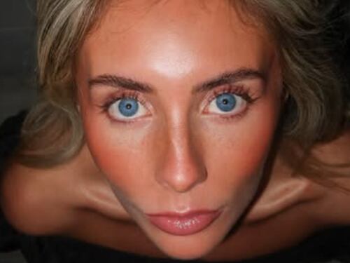 ‘Sitio azul’ expulsa a Bonnie Blue de su plataforma y estas serían sus pérdidas millonarias