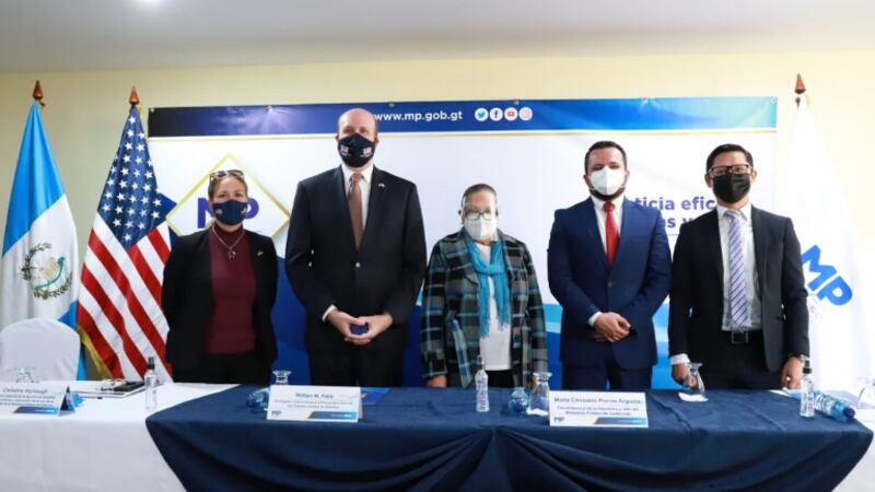 EE. UU. dona equipo y capacita a la fiscalía contra el narcotráfico