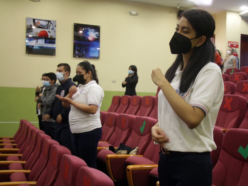 ¡Inclusión! Forman a 15 personas con discapacidad auditiva para ser guías de turismo