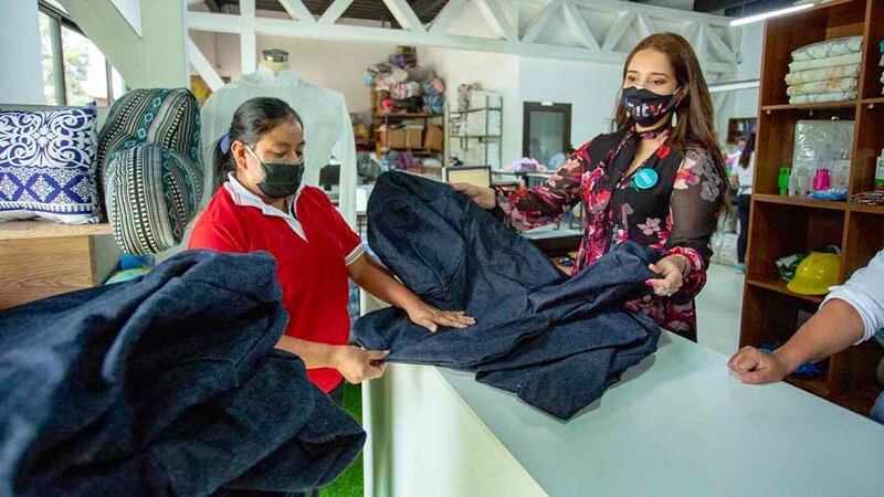 EE. UU. dona $2.7 millones para empresas de mujeres