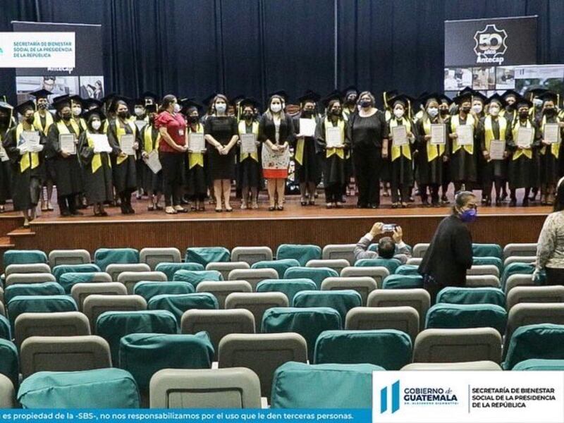 Abren inscripciones para el diplomado de niñeras 2023