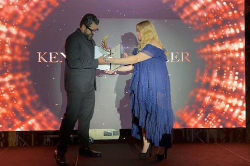 Kenneth Müller, cineasta guatemalteco, recibe el “Filmmaker Life Globe Award” en Milán