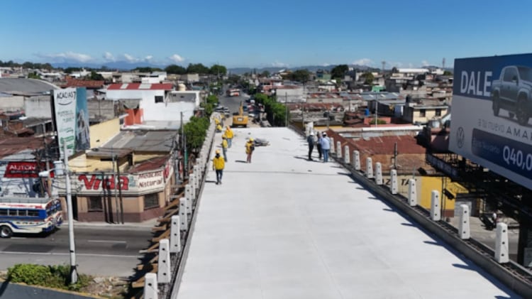 Paso a desnivel de la calzada Roosevelt.