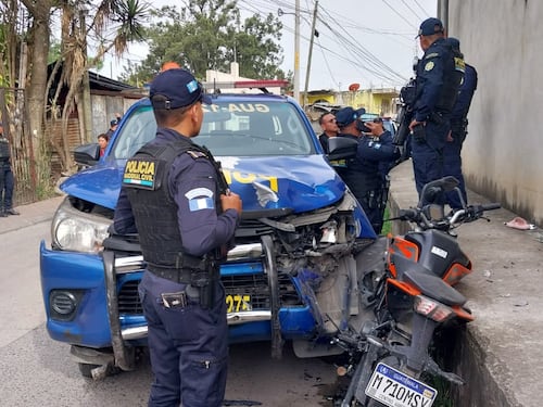 Capturan a dos presuntos robamotos tras persecución en Chinautla