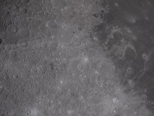¿Cuál es la huella que dejarán los astronautas del Artemis II en la Luna mientras regresan a la Tierra?