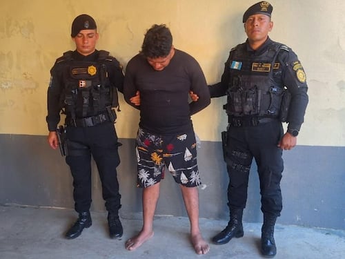 Hombre capturado por tocar indebidamente a una madre y su hija en Izabal