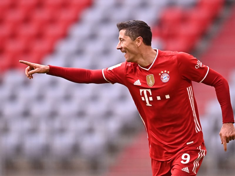 El Bayern Münich golea al Stuttgart con triplete de Lewandowski