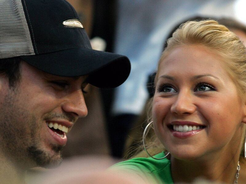 Tras mantenerlo en secreto, ya nació el tercer hijo de Enrique Iglesias y Anna Kournikova