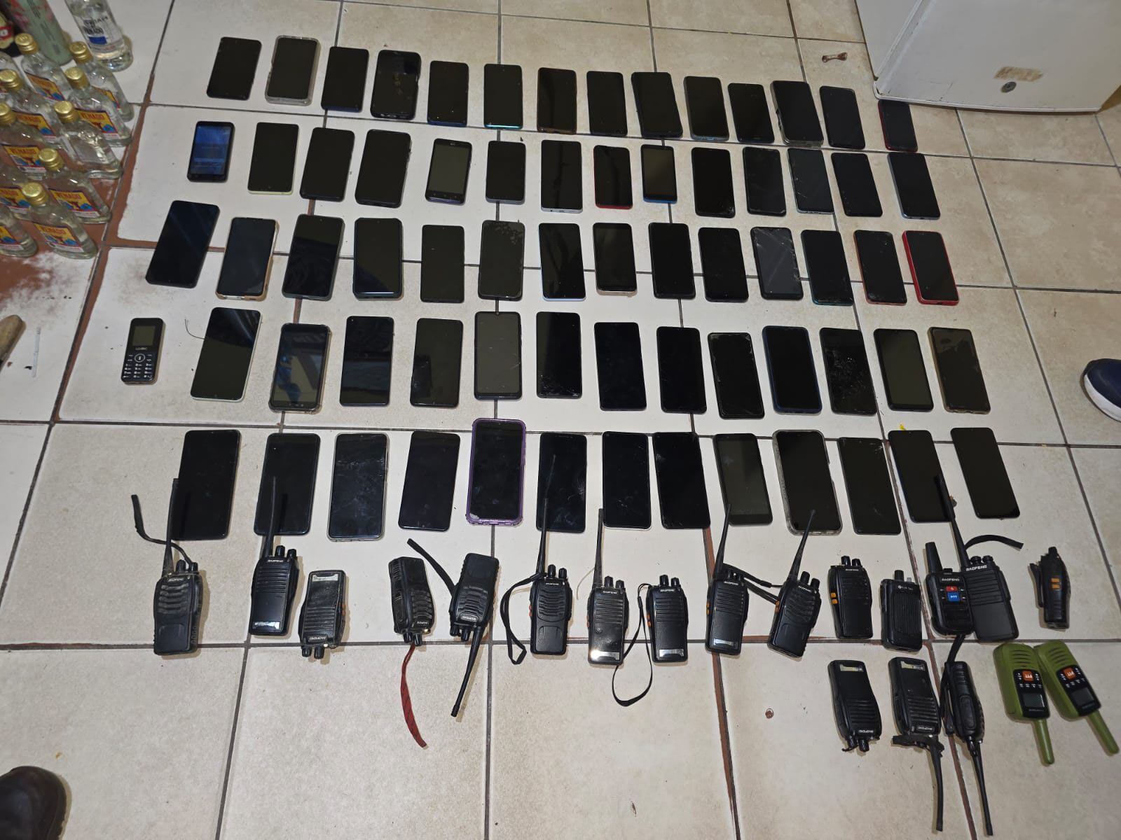 Desmantelan sofisticado centro de comunicación ilegal en cárcel de Guatemala