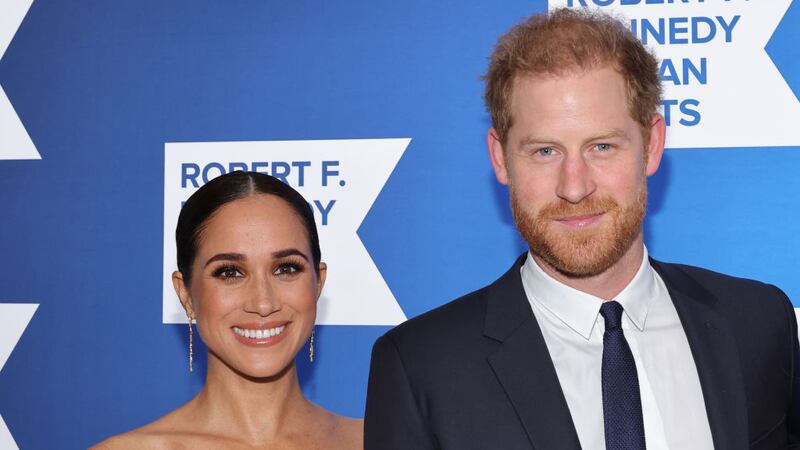 Príncipe Harry sí asistirá a la coronación de Carlos III, pero sin Meghan
