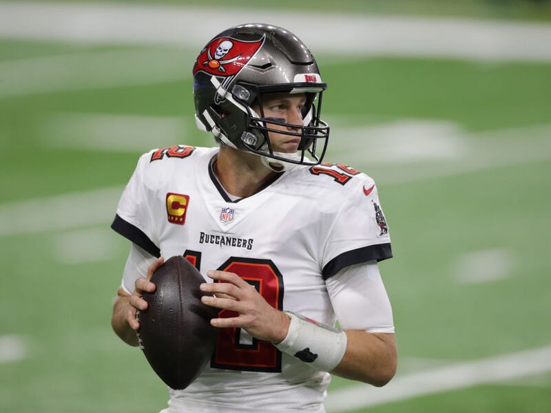 Tom Brady anuncia su retiro definitivo del futbol americano