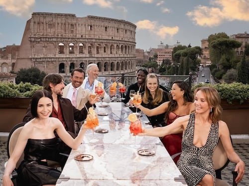 Actor de Emily en París, detenido por presunto tráfico de drogas