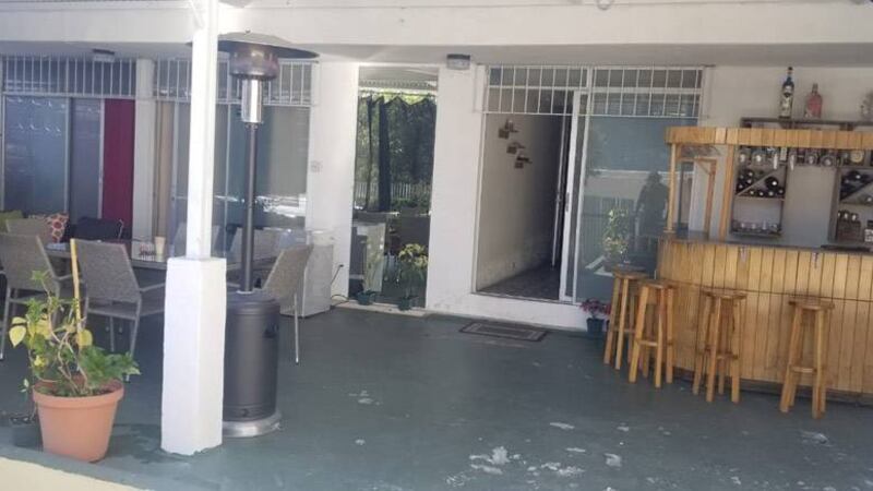 Carnes, licores y listas de diputados en el "hospital" donde estaba recluido Gustavo Alejos