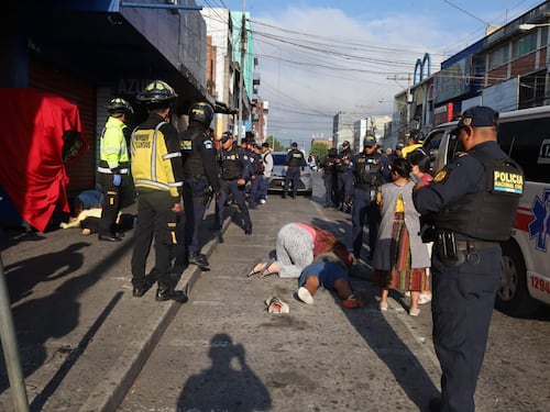 VIDEO. Familiares de víctimas de ataque armado en zona 1 arremeten contra labor periodística