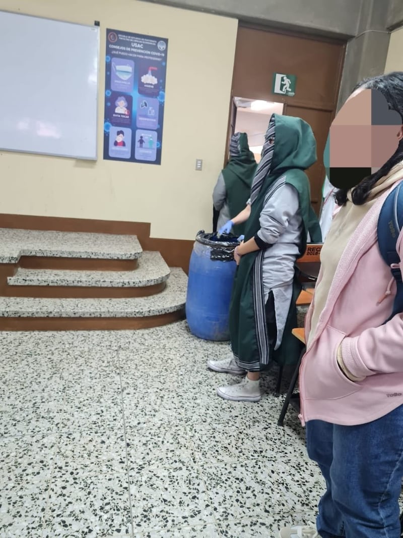 Según estudiantes, los actos no son considerados “tradición”, sino abuso y es violencia. Foto: RRSS