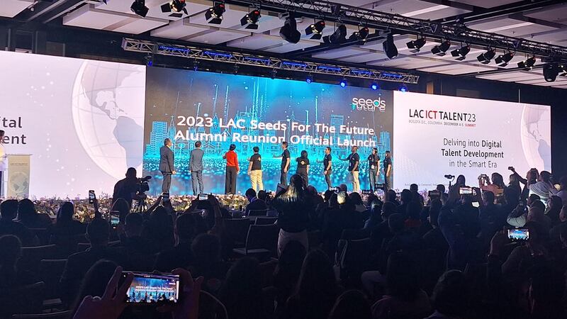 Promueven educación digital ante la evolución de la tecnología