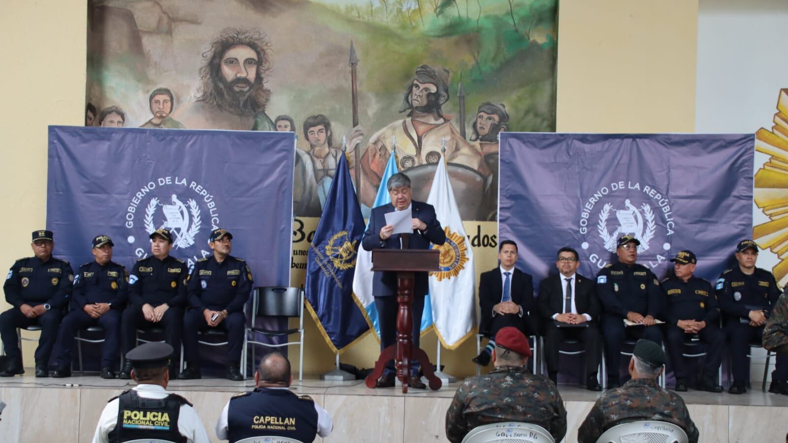 El ministro de Gobernación, Francisco Jiménez, se refirió en conferencia de prensa, a las principales acciones efectuadas en materia de seguridad ciudadana. Foto: PNC.