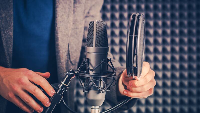 Aprende a hacer doblaje profesional para cine y televisión con reconocidas actrices mexicanas