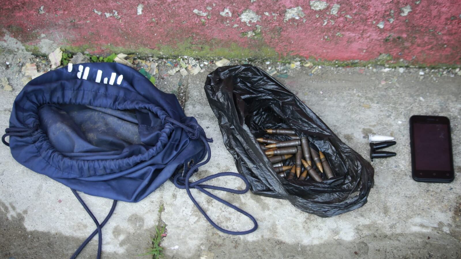 La PNC incautó municiones en una mochila que utilizaba el detenido. Foto PNC