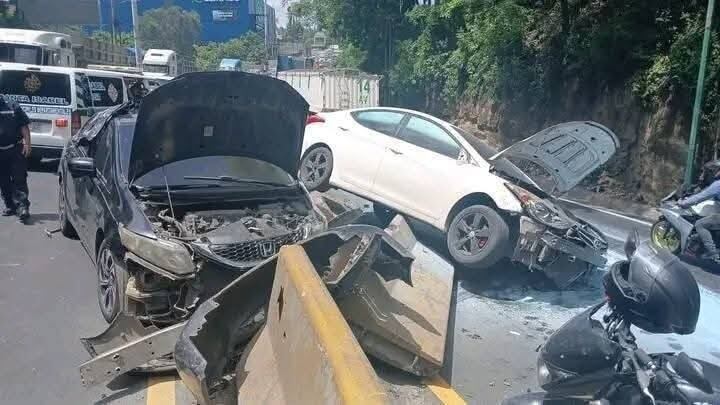 El incidente vehicular ha causado congestionamiento en Villa Nueva. Foto: RRSS