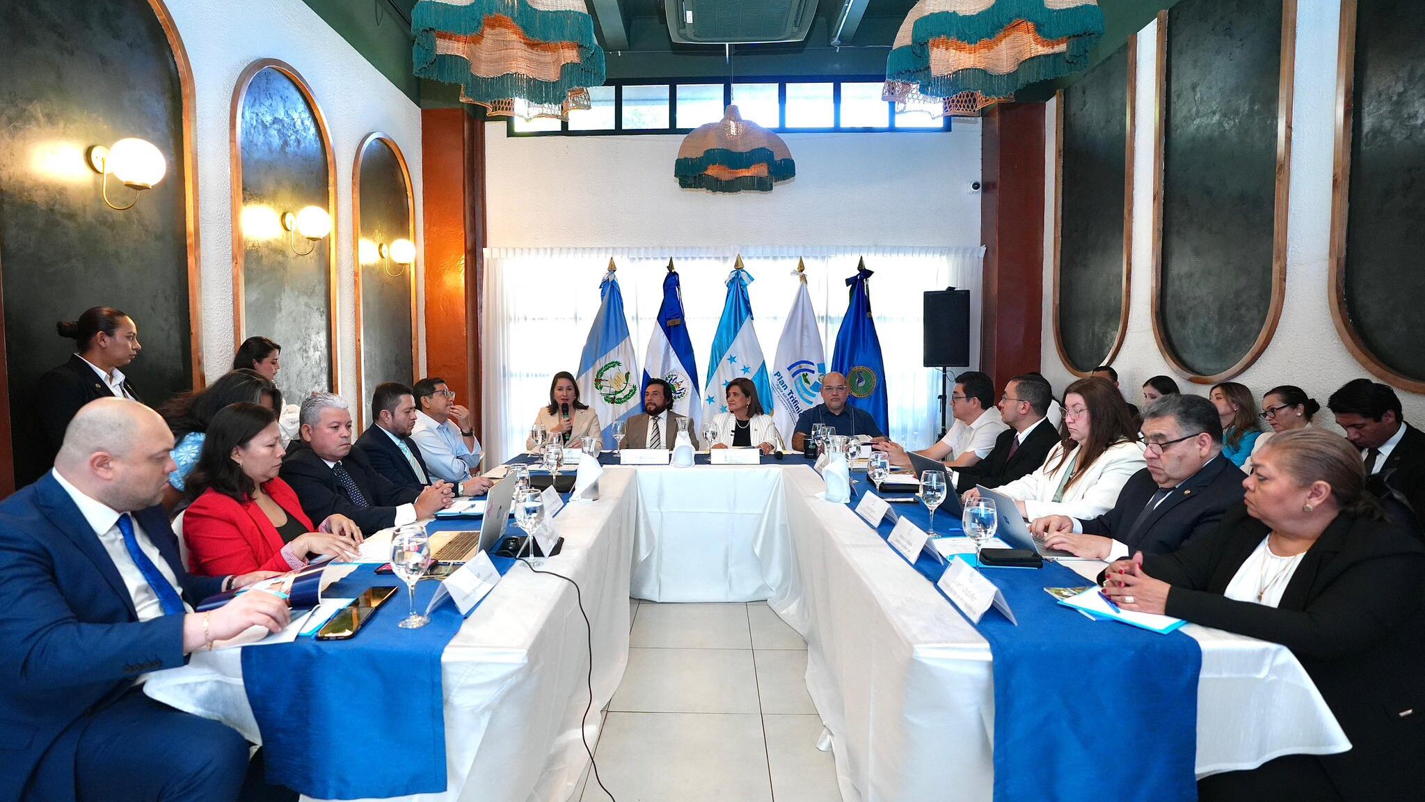 La vicepresidenta, Karin Herrera, participó en la reunión de la Comisión Trinacional del Plan Trifinio en El Salvador. Foto: Vicepresidencia de la República.