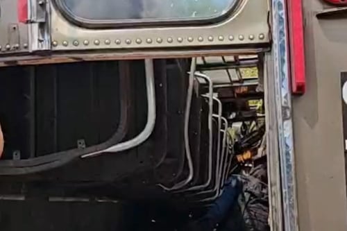 Bus escolar vuelca en Laguna Seca, Amatitlán: un menor fallecido y más de 35 heridos