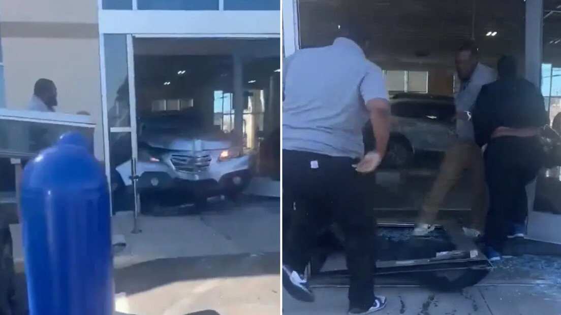 VIDEO. Ataque de ira termina con un auto estrellado contra un concesionario