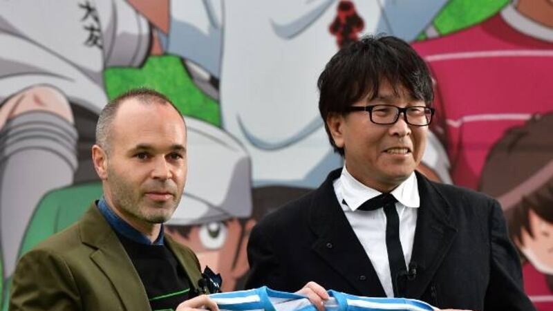 Futbolista campeón del mundo “convive” con Oliver Atom y los Supercampeones en Tokio