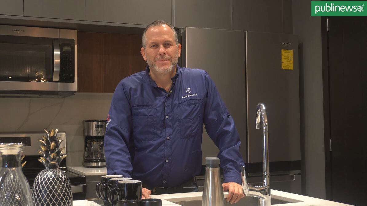 Enrique Alvarado, gerente de ventas de Alessa Apartamentos.