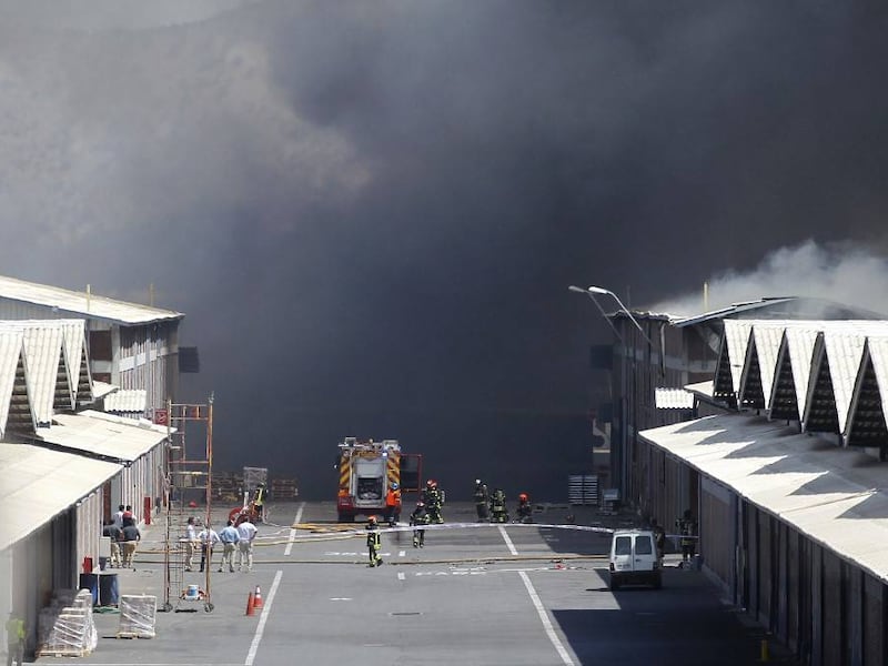 VIDEOS. Impactante explosión en complejo de bodegas en Chile; hay cuatro muertos