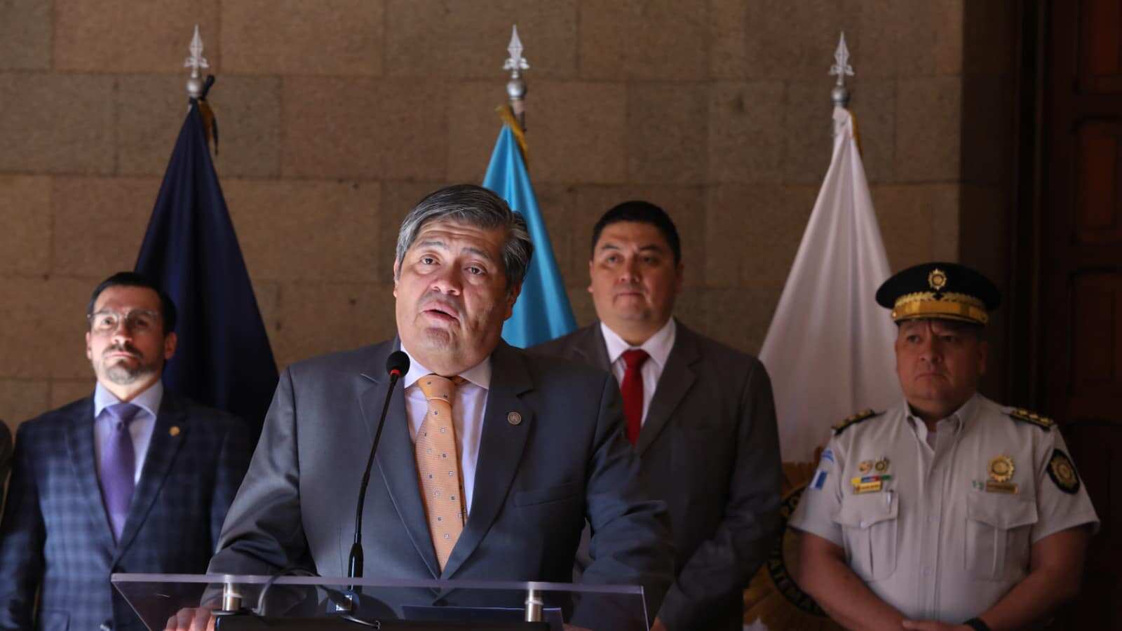 Aislamiento y el modelo Bukele vuelve a emerger como posible herramienta anti extorsiones