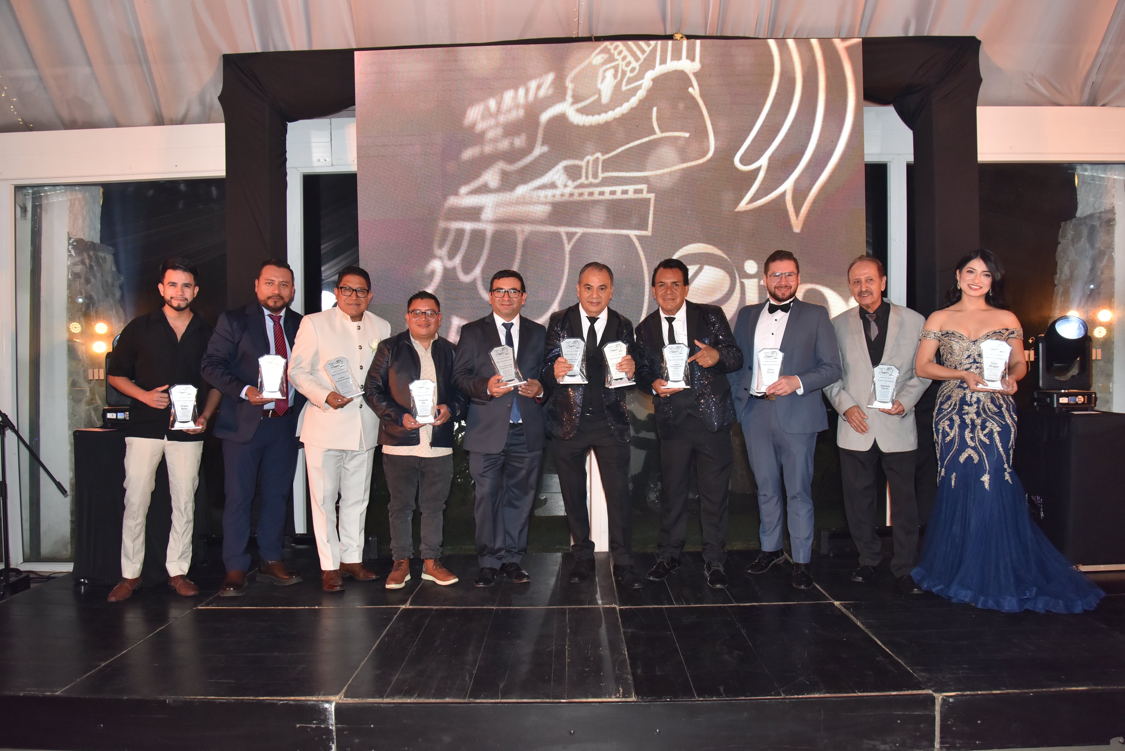 Cumbia, marimba y convite: Artistas nacionales fueron galardonados en los premios “Hun Batz”