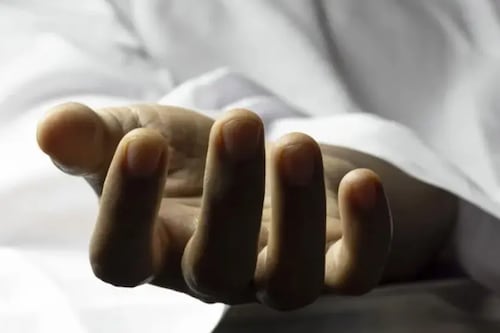 Dejan cadáver en la carretera de ruta al Pacífico